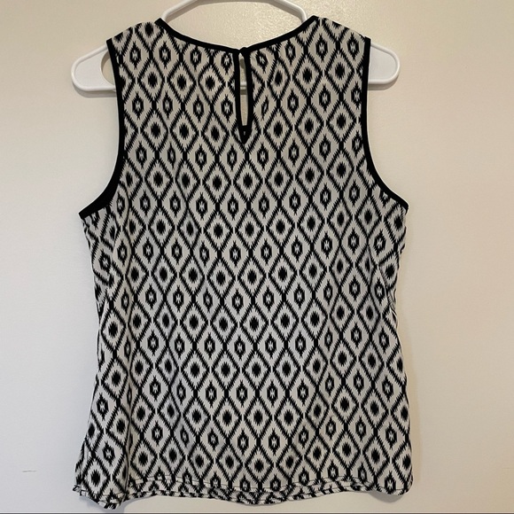 Forever21 Blk&Wht Geometric Tank Top. Size Small - Picture 6 of 7